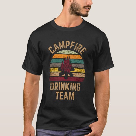 キャンプファイア飲みチームビールアルコールカム Tシャツ (正面)