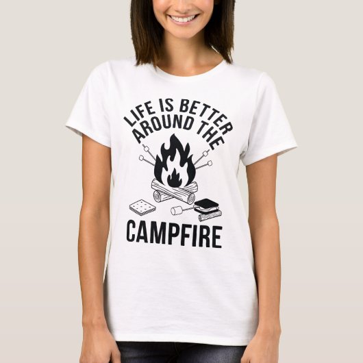 キャンプファイヤーのある生活デザイン Tシャツ (正面)