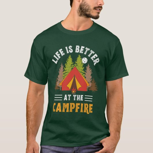 キャンプファイヤーの方が生活が良い Tシャツ (正面)
