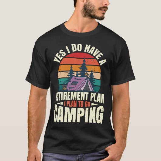 キャンプ好きな人のための退職お祝いデザイン 退職しました Tシャツ (正面)
