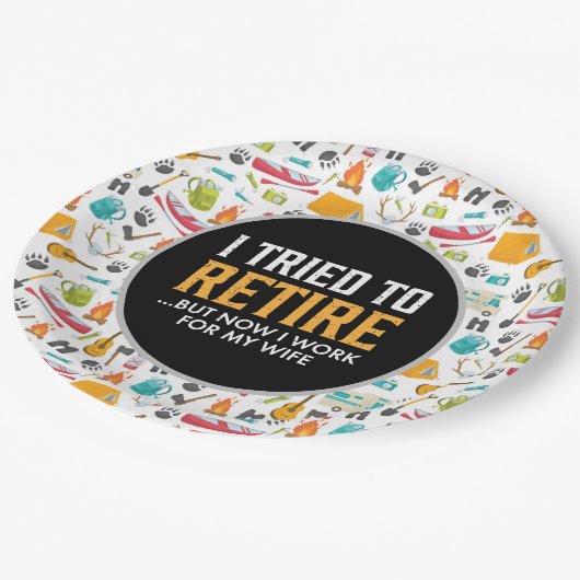 キャンプ愛好家のための退職パーティー ペーパープレート (アングル)