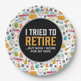 キャンプ愛好家のための退職パーティー ペーパープレート