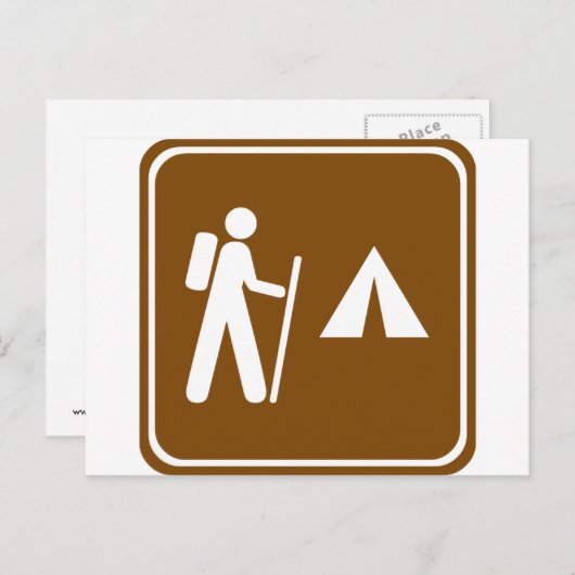 キャンプ高速道路標識のあるハイキングトレイル ポストカード (正面/裏面)