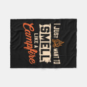 キャンプ – キャンプファイヤーのような匂い フリースブランケット (正面(横))