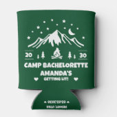 キャンプ・バチェロレッテ | 緑のブライズメイド 缶クーラー (裏面)