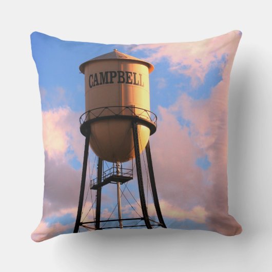 キャンベルCAヒストリカルウォータータワー装飾用クッション クッション (裏面)