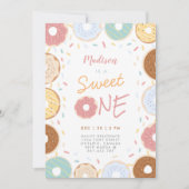 キュイガーリーパステルモダンドーナツファースト誕生日 招待状 (正面)