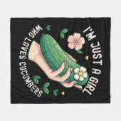 キュウリが大好きな女の子だけ – おもしろいベジタリアン フリースブランケット (正面(横))
