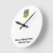 キュッパにとっては時間通りに来た ラウンド壁時計 (傾斜)