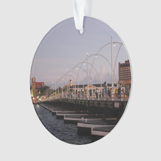 キュラサオクイーンエマポントゥーンブリッジアットデュスク オーナメント (正面)