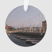 キュラサオクイーンエマポントゥーンブリッジアットデュスク オーナメント (正面)