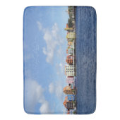 キュラソーのスカイラインと文字（カスタマイズ可能） バスマット (正面縦)