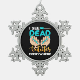 キューティクルがあちこちで見える スノーフレークピューターオーナメント