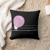 キュートおもしろいなピンクのバブルガムの鳥をワイヤーブラックに クッション (ブランケット)