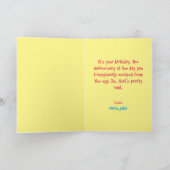 キュートおもしろいイエローチキン&ケーキユーモア誕生日 カード (内部)