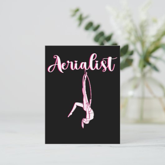 キュートなアエリアリストウィメンズエアリアルフープアーティスト ポストカード (スタンド正面)