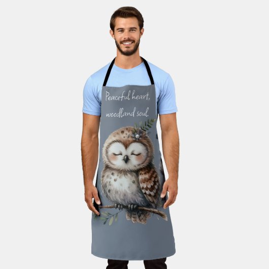キュートなウオーターカラーフクロウとフローラウッドランドスタイル エプロン (着用した状態)
