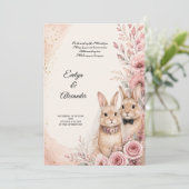 キュートなウサギの花嫁と花婿 ピンクの花とゴールドの結婚式 招待状 (スタンド正面)