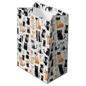 キュートなオレンジ色の白猫 ミディアムペーパーバッグ (裏面アングル)