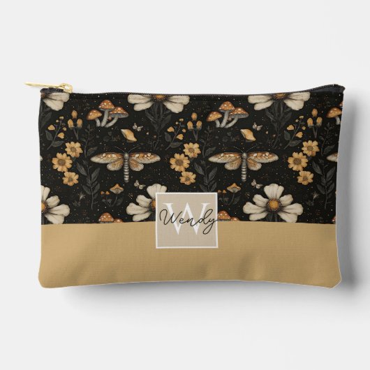 キュートなキノコと花の秋模様 アクセサリーポーチ (正面)