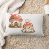 キュートなキノコの家のスロー枕 | ウィムジカルコッタ ランバークッション (ブランケット)