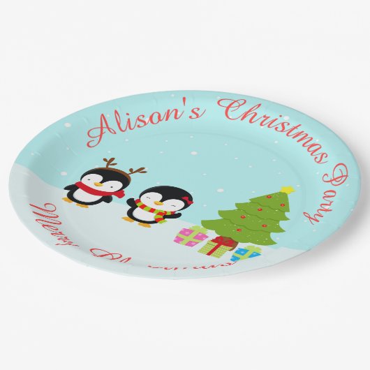 キュートなクリスマスウィンターペンギンと木 ペーパープレート (アングル)