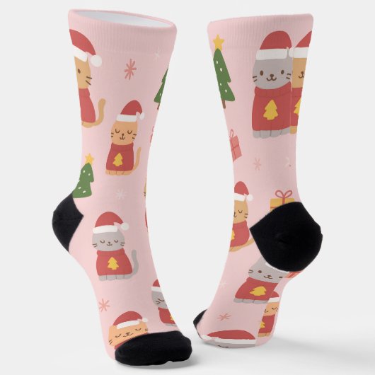キュートなクリスマスキャッツ柄 - ピンクのホリデーデザイン ソックス (傾斜あり)