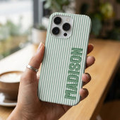 キュートなグリーンとホワイトのピンストライプ オーダーメイドネーム iPhoneケース