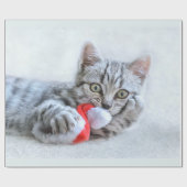 キュートなグレータブビーキャットとクリスマスハットクリスマス ラッピングペーパー (フラット)