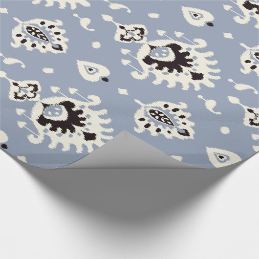 キュートなグレーベージュイカットの部族模様 ラッピングペーパー (角)