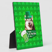 キュートなシベリアのハスキードッグハットセントパトリックの日 フォトプラーク (側面)