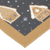 キュートなジンジャーブレッドヴィレッジモアツリーズブルークリスマス テーブルクロス (アングル)