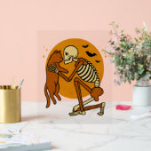キュートなスケルトンハギングキャットゴシックハロウィーンデザイン アクリルサイン (ウェディング)