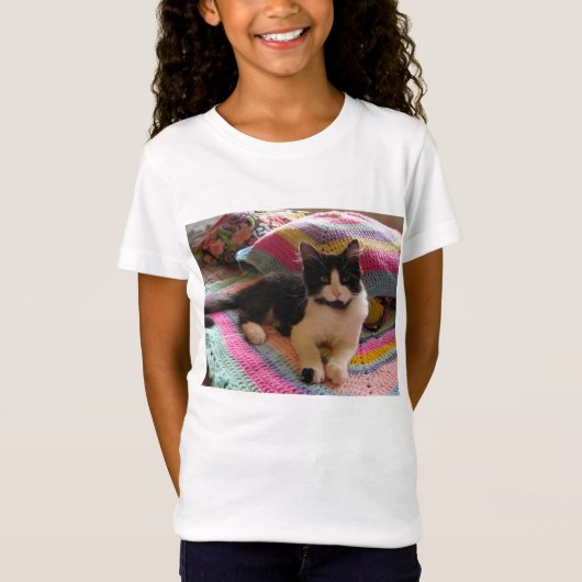 キュートなタキシード猫のクロシェじゅうたん女の子Tシャツ Tシャツ (正面)