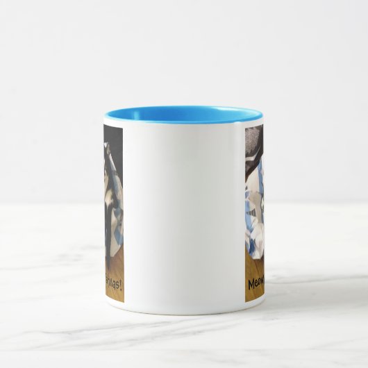 キュートなタキシード猫クリスマスプレゼントのマグカップ マグカップ (中央)