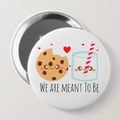 キュートなチョコレートチップクッキーとミルクのグラス 缶バッジ (正面&裏面)