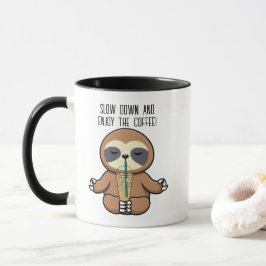 キュートなナマケモノのタイポグラフィー コーヒーを楽しもう マグカップ