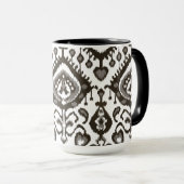 キュートなニュートラルな白黒イカットの部族模様 マグカップ (正面右)