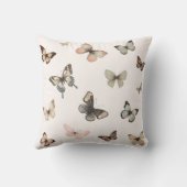 キュートなニュートラルな蝶、ミュートされたトーン淡い色のピンク クッション (裏面)