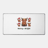 キュートなハイランド牛のメリークリスマスと明るいスコット デスクマット (正面)