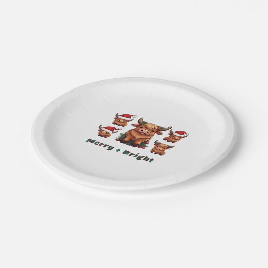 キュートなハイランド牛のメリークリスマスと明るいスコット ペーパープレート (アングル)