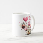 キュートなハチのハートと花 コーヒーマグカップ (正面右)