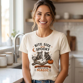 キュートなハロウィンマウス達のベーキング | 小さくてスプーキー トライブレンドTシャツ