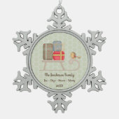 キュートなパーソナライズされた北欧クリスマススレッド スノーフレークピューターオーナメント (正面)