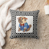 キュートなヒップスターパグon B&Wチェッカーボード クッション (ブランケット)