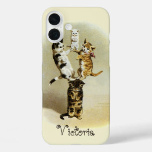 キュートなビクトリア調の猫 子猫たちの遊び 可愛いユーモア iPhone 16 PLUSケース