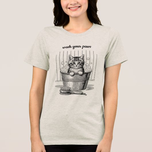 キュートなビンテージ風の入浴中の子猫 Tシャツ (正面)
