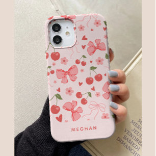キュートなピンクのコケット チェリーとリボンのカスタムデザイン iPhone 15ケース