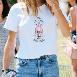 キュートなピンクのスクーター お気に入りの旅を インスピレーション Tシャツ