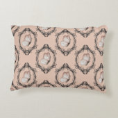 キュートなピンクエレガントの蝶ダマスクパターン アクセントクッション (裏面)